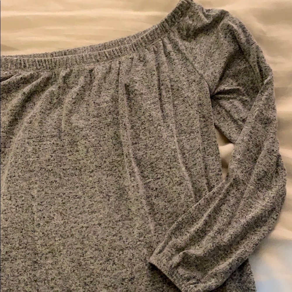 HOLLISTER OFF THE SHOULDER